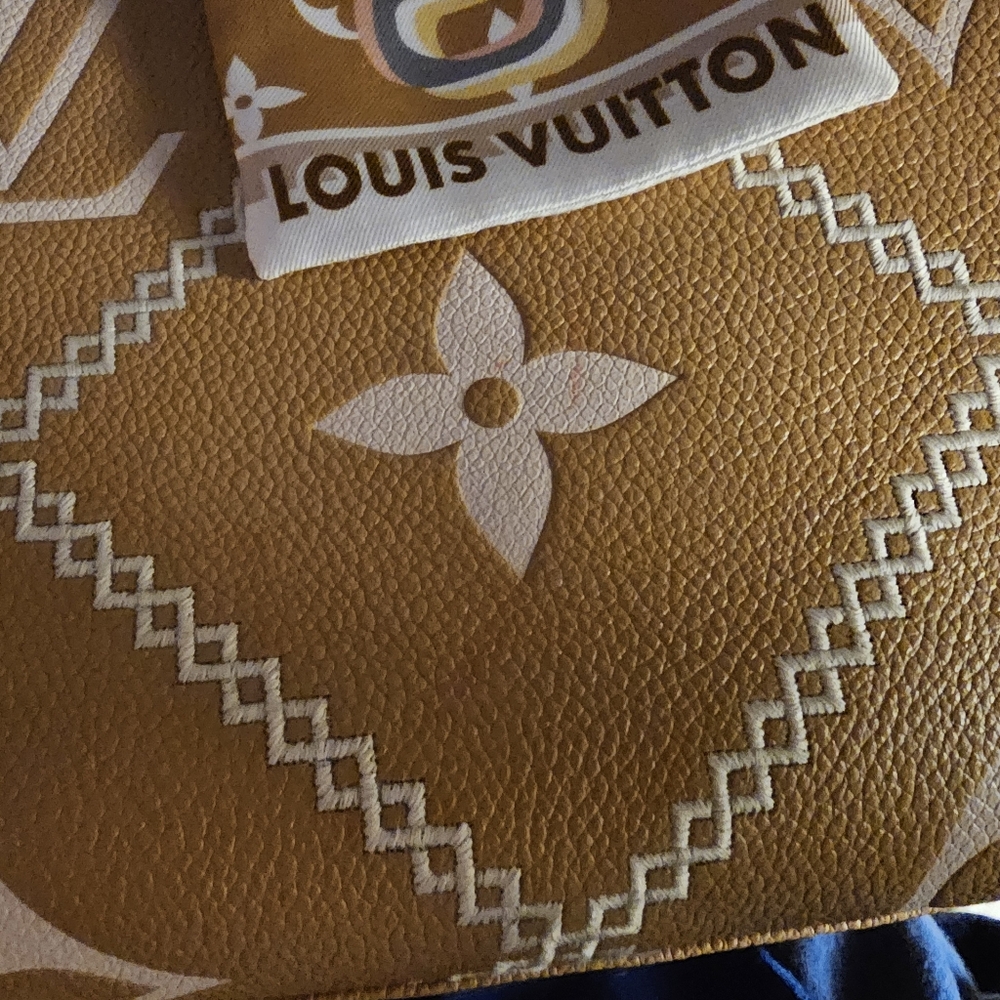 Louis Vuitton Empreinte Monogram Giant Broderies Onthego MM Arizona - Picture 15 of 16
